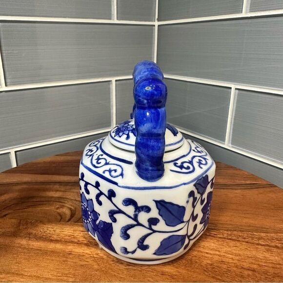 Bombay Company Chinoiserie Teapot Decorative Use Blue White Asian Floral Vintage - Picture 4 of 7
